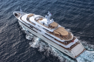 CRN-mega-yachts-chopi-chopi-the yacht has an indoor floor area of 1,000 sq. m and an outdoor area of 800 sq. m